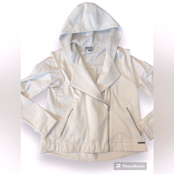 New Balance Moto Hoodie - Picture 1 of 13